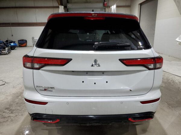 MITSUBISHI OUTLANDER WHITE - JA4J4UA89PZ052585