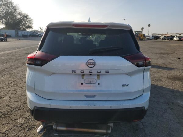 NISSAN ROGUE WHITE - 5N1BT3BA5RC677074