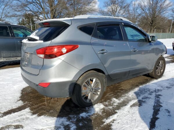 HYUNDAI TUCSON SILVER - KM8JUCAG7FU097152