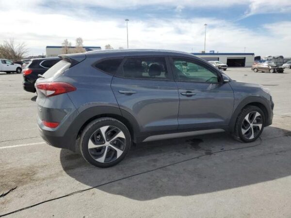 Hyundai Tucson 2018 - KM8J3CAL8JU805238