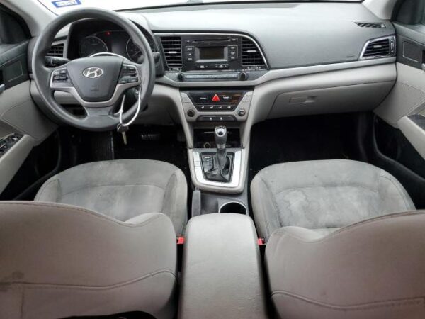 Hyundai Elantra 2017 - 5NPD74LFXHH113635