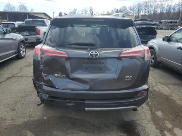 Toyota RAV4 2017 - JTMRFREV5HJ708796