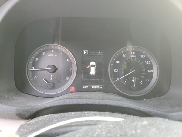 HYUNDAI TUCSON WHITE - KM8J3CA27GU031113