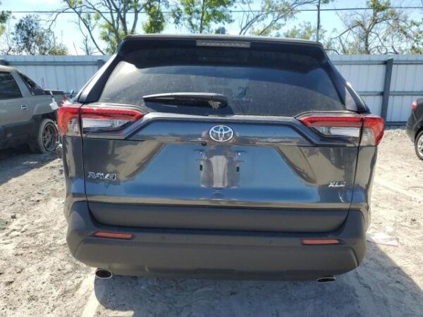 Toyota RAV4 2021 - 2T3C1RFV6MC143877