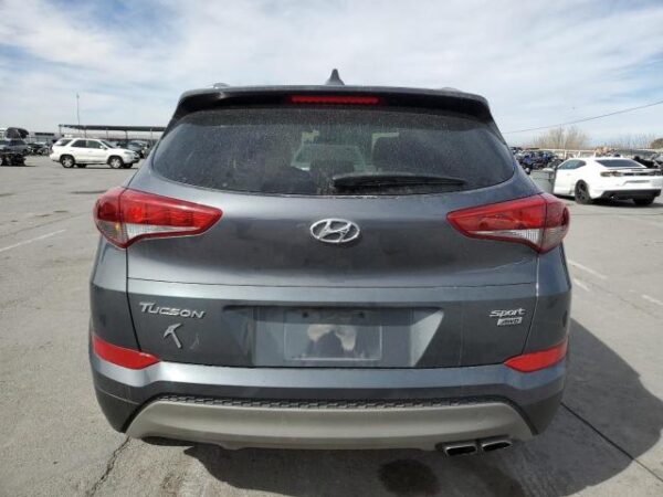 Hyundai Tucson 2018 - KM8J3CAL8JU805238