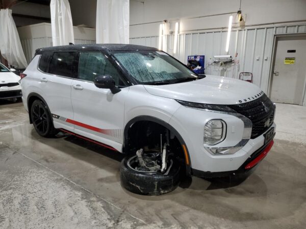 MITSUBISHI OUTLANDER WHITE - JA4J4UA89PZ052585