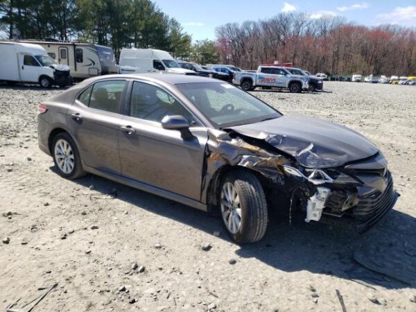 Toyota CAMRY 2018 - 4T1B11HK4JU598004