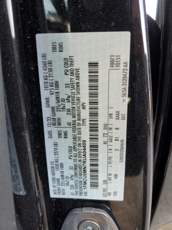 FORD ESCAPE ST BLACK - 1FMCU0MN7RUA04409