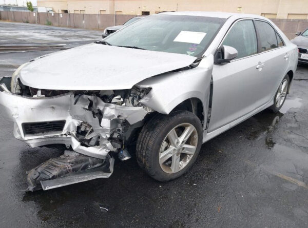 Toyota Camry 2014 Sport Silver 2.5L- 4T4BF1FK6ER359232