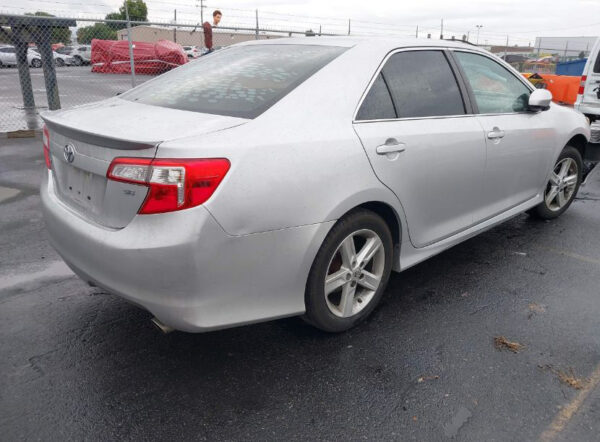 Toyota Camry 2014 Sport Silver 2.5L- 4T4BF1FK6ER359232