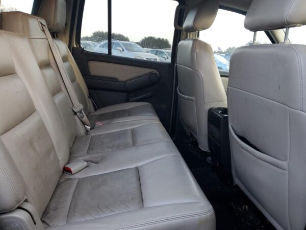 FORD EXPLORER GRAY - 1FMEU73E18UA69080