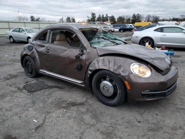 Volkswagen BEETLE 2016 - 3VWJ17ATXGM606137