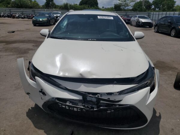 TOYOTA COROLLA WHITE - 5YFEPMAEXMP218512