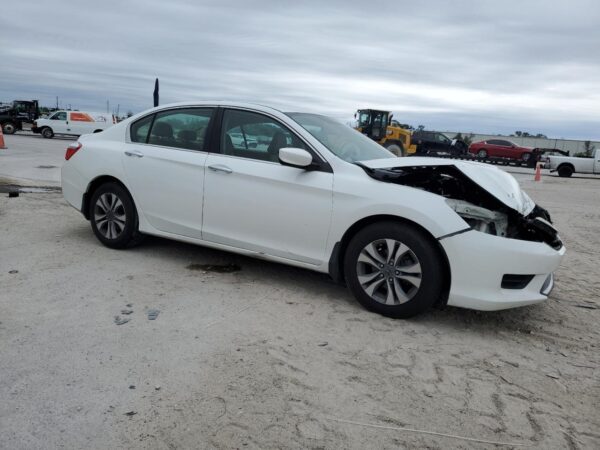 HONDA ACCORD WHITE - 1HGCR2F37EA136161