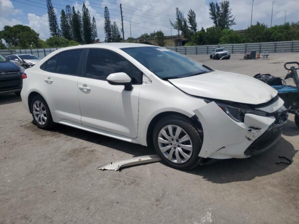 TOYOTA COROLLA WHITE - 5YFEPMAEXMP218512