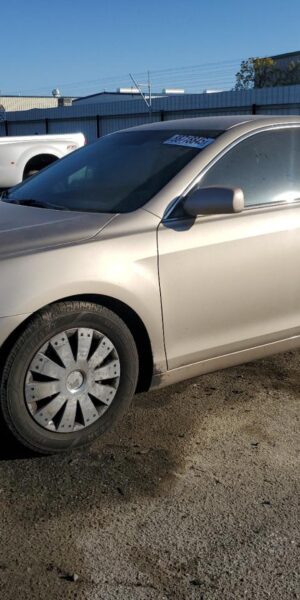 TOYOTA CAMRY GOLD - 4T1BE46K97U172438