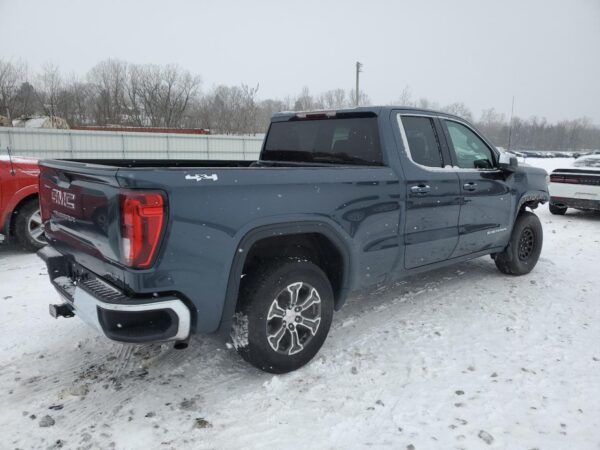 GMC SIERRA TEAL - 1GTR9BEK4MZ219175