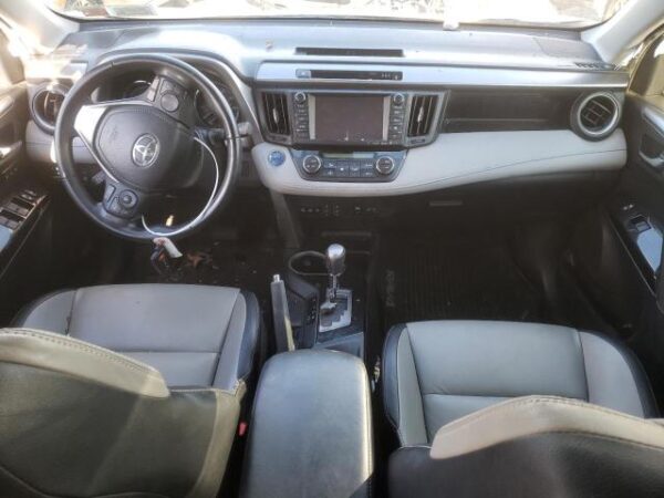 Toyota RAV4 2018 - JTMDJREV2JD214781