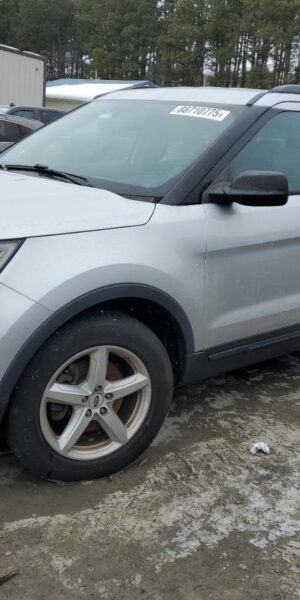 FORD EXPLORER SILVER - 1FM5K7B81JGC12566