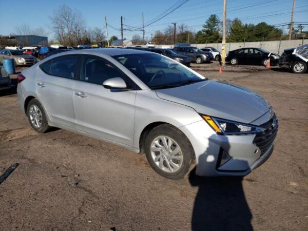 Hyundai Elantra 2019 - KMHD74LF8KU761077