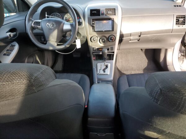 TOYOTA COROLLA SILVER - 2T1BU4EE6BC669102