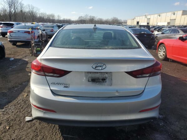 HYUNDAI ELANTRA SILVER - 5NPD74LF5HH071004