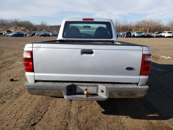 FORD RANGER SILVER - 1FTYR10D63TA35937