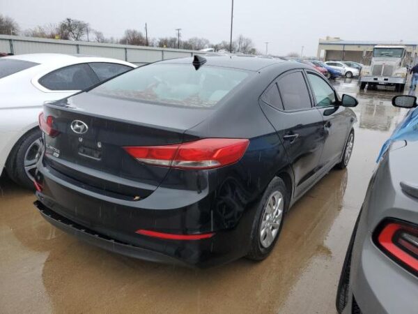 Hyundai Elantra 2017 - 5NPD74LFXHH113635