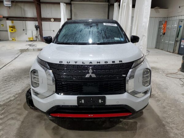 MITSUBISHI OUTLANDER WHITE - JA4J4UA89PZ052585