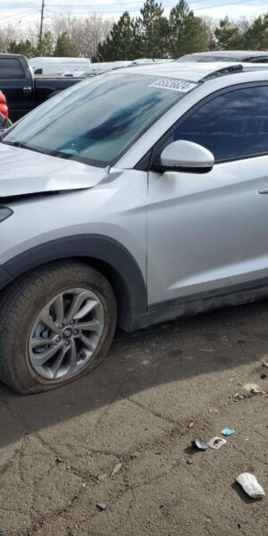 HYUNDAI TUCSON SILVER - KM8J3CA28GU110774