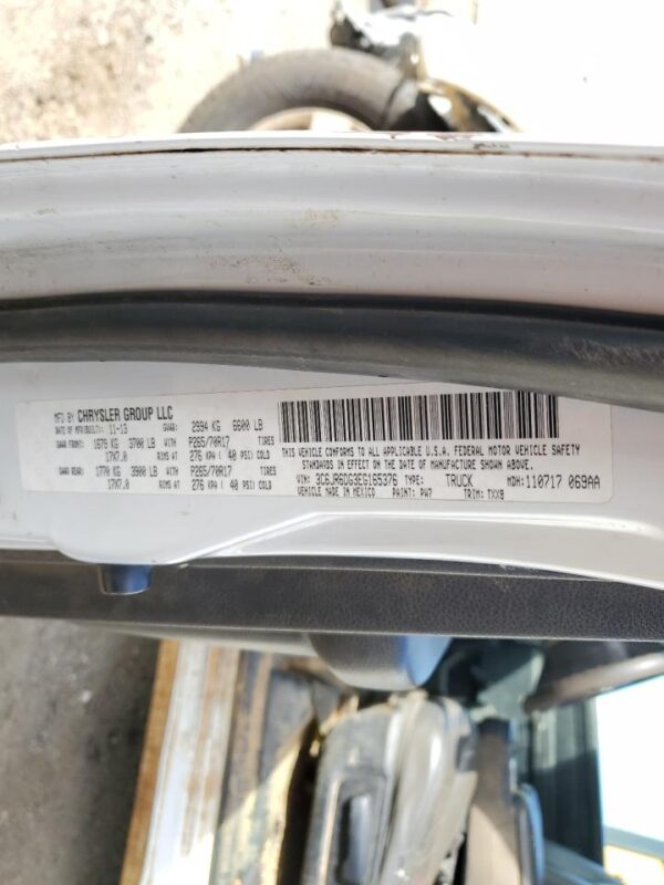 RAM 1500 WHITE - 3C6JR6DG3EG165376