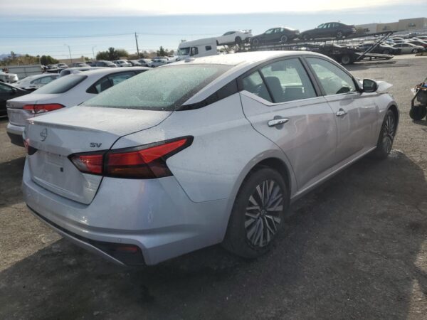 NISSAN ALTIMA SILVER - 1N4BL4DV0PN330804