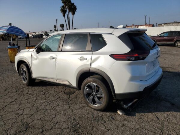 NISSAN ROGUE WHITE - 5N1BT3BA5RC677074