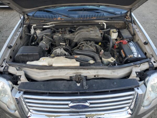 FORD EXPLORER GRAY - 1FMEU73E18UA69080
