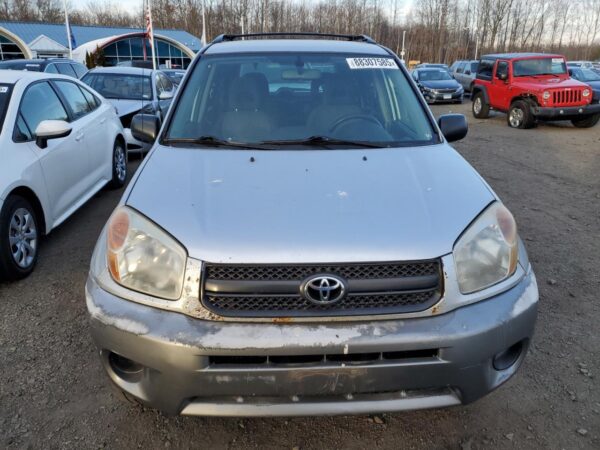 TOYOTA RAV4 SILVER - JTEHD20V856039028