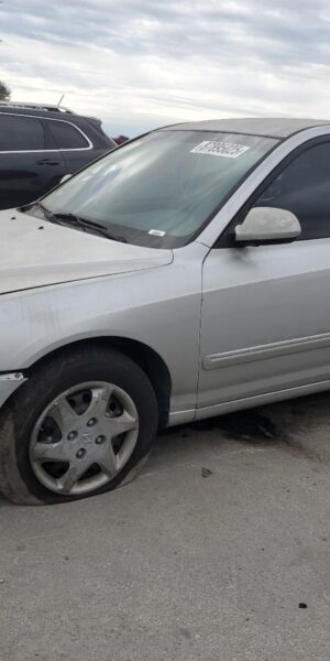HYUNDAI ELANTRA SILVER - KMHDN46D74U856684