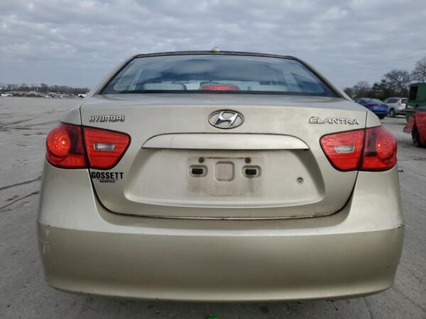 HYUNDAI ELANTRA GOLD - KMHDU46D18U300329