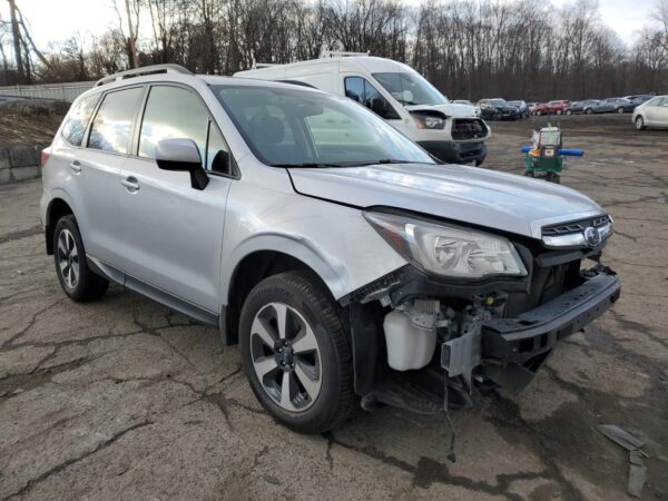 SUBARU FORESTER SILVER - JF2SJAGCXJH526586