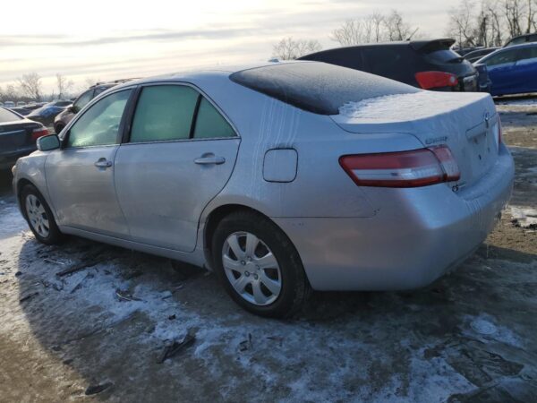 TOYOTA CAMRY SILVER - 4T1BF3EK4BU179878