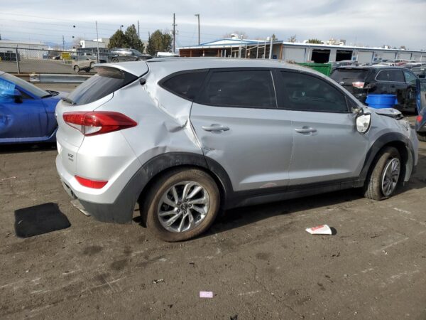 HYUNDAI TUCSON SILVER - KM8J3CA28GU110774