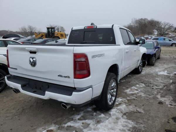 RAM 1500 WHITE - 1C6SRFJT8PN542218