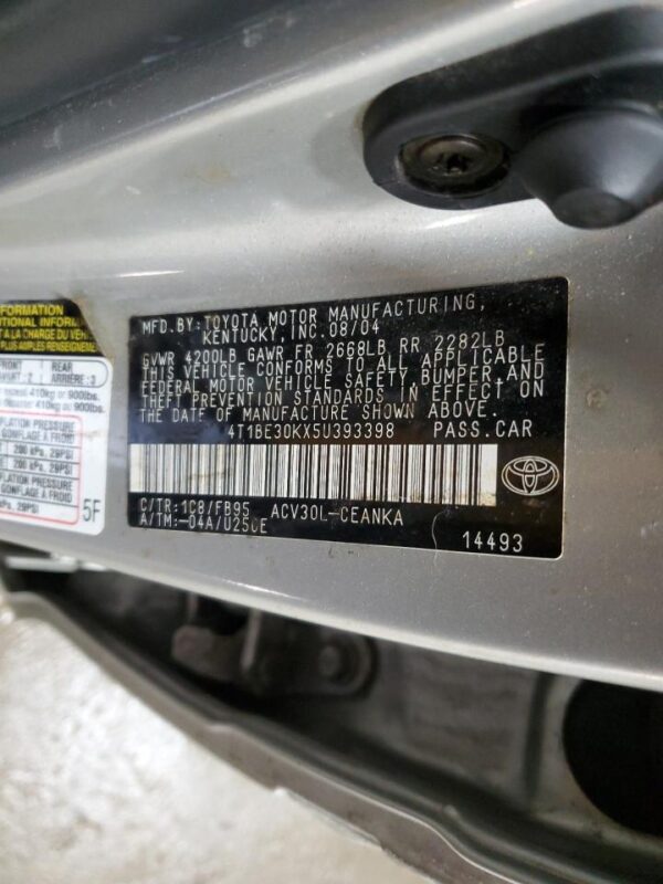 TOYOTA CAMRY SILVER - 4T1BE30KX5U393398