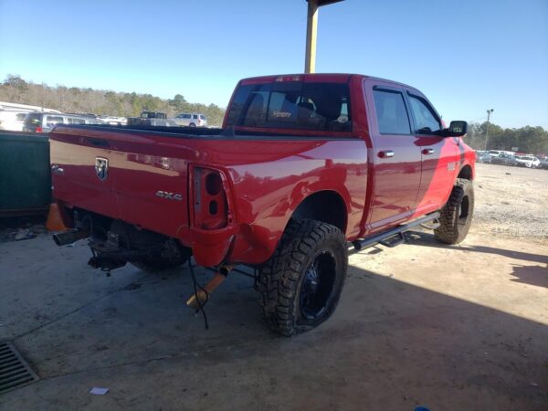 RAM 1500 RED - 3C6RR7LT7GG163902