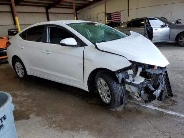 Hyundai Elantra 2019 - 5NPD74LF9KH494238
