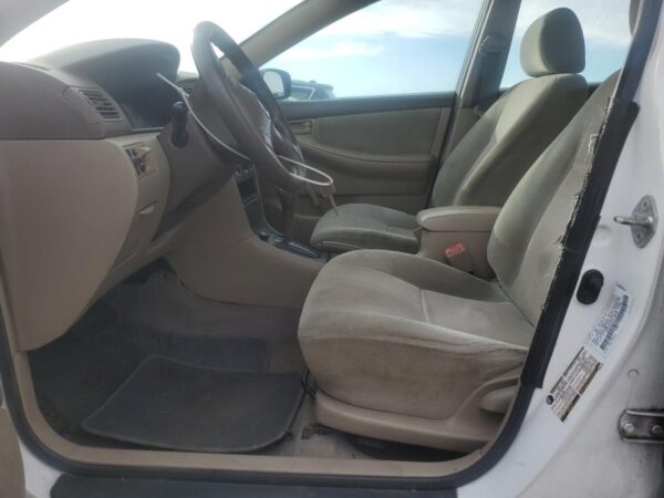 TOYOTA COROLLA WHITE - 1NXBR32E24Z295752