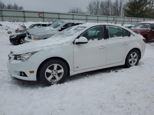CHEVROLET CRUZE WHITE - 1G1PE5SB5E7314908