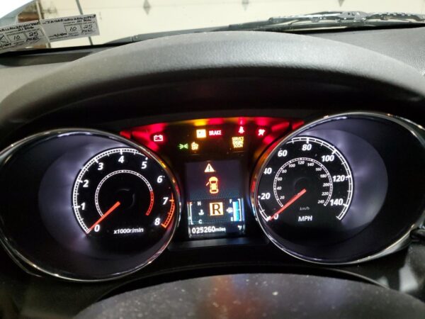MITSUBISHI OUTLANDER SILVER - JA4ARUAU2NU018805