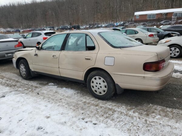 TOYOTA CAMRY GOLD - 4T1BG12KXTU817722