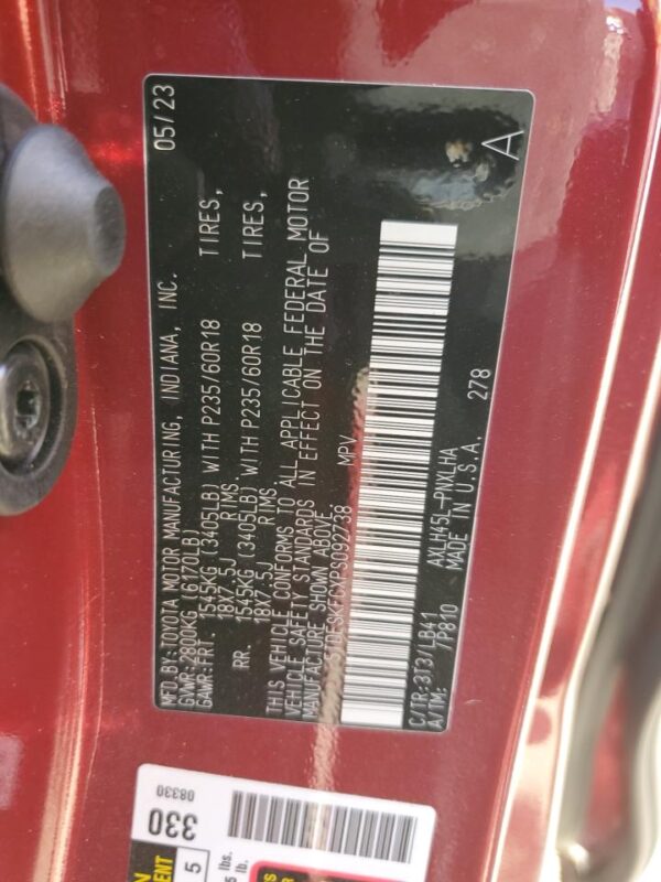 TOYOTA SIENNA MAROON - 5TDESKFCXPS092738