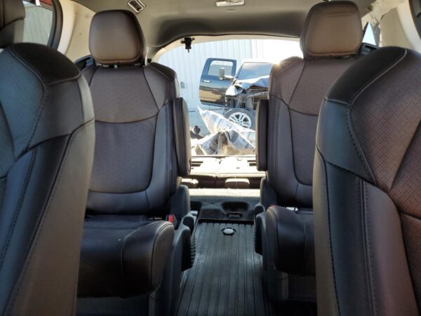 TOYOTA SIENNA MAROON - 5TDESKFCXPS092738